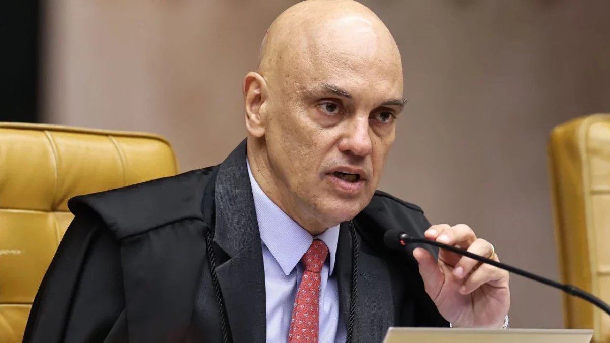 Moraes multa advogado em R$ 5 mil por ‘prompt oculto’ em petição do 8 de Janeiro