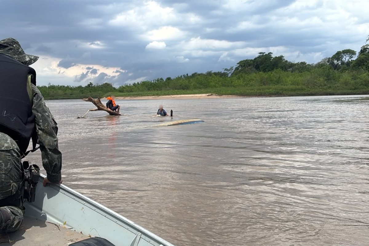 Dois pescadores são resgatados após naufrágio no Rio Aguapeí, em Pacaembu (SP)