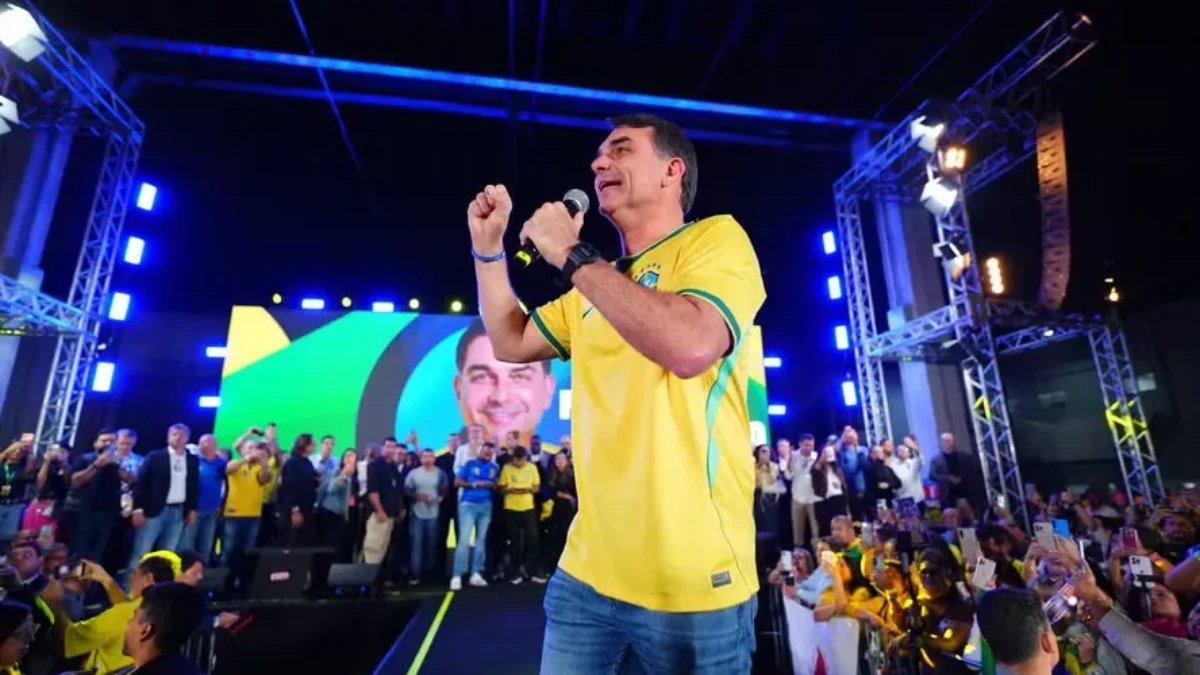 Pesquisa Gerp aponta Flávio Bolsonaro com 55% dos votos válidos e Lula com 45% no 2º turno
