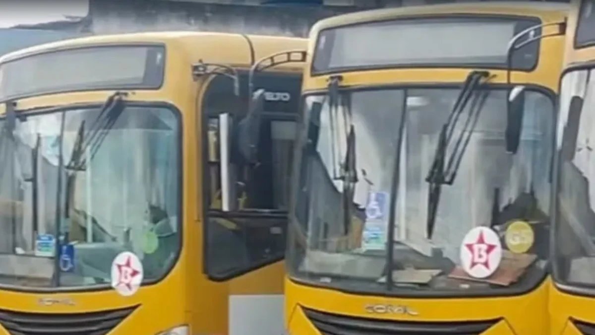 Prefeitura de Salvador atribui a adesivos do 13 atraso na saída de ônibus no segundo turno