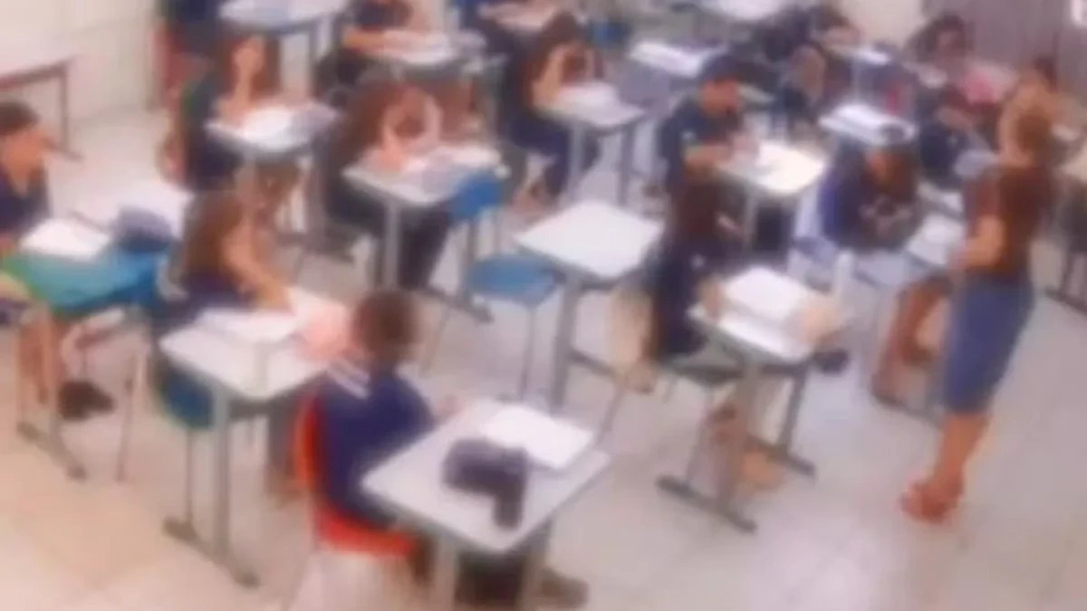 Professora é afastada em Potirendaba (SP) após dizer a alunos que morreriam em governo de Flávio Bolsonaro