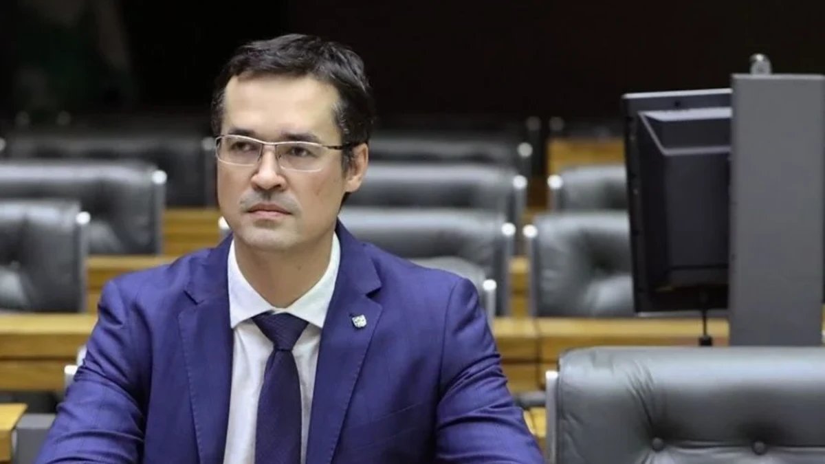 PT do Paraná publica 'Deltan, você é o próximo' e troca acusações com Dallagnol