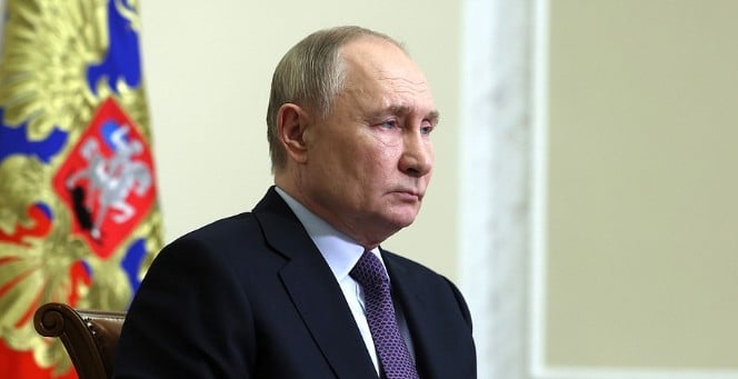 Putin oferece ajuda da Rússia para encerrar guerra envolvendo o Irã