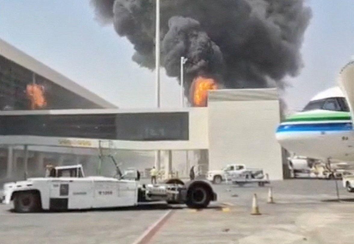 Ataques atingem aeroportos na Arábia Saudita e no Iêmen; Riad confirma morte e 11 feridos