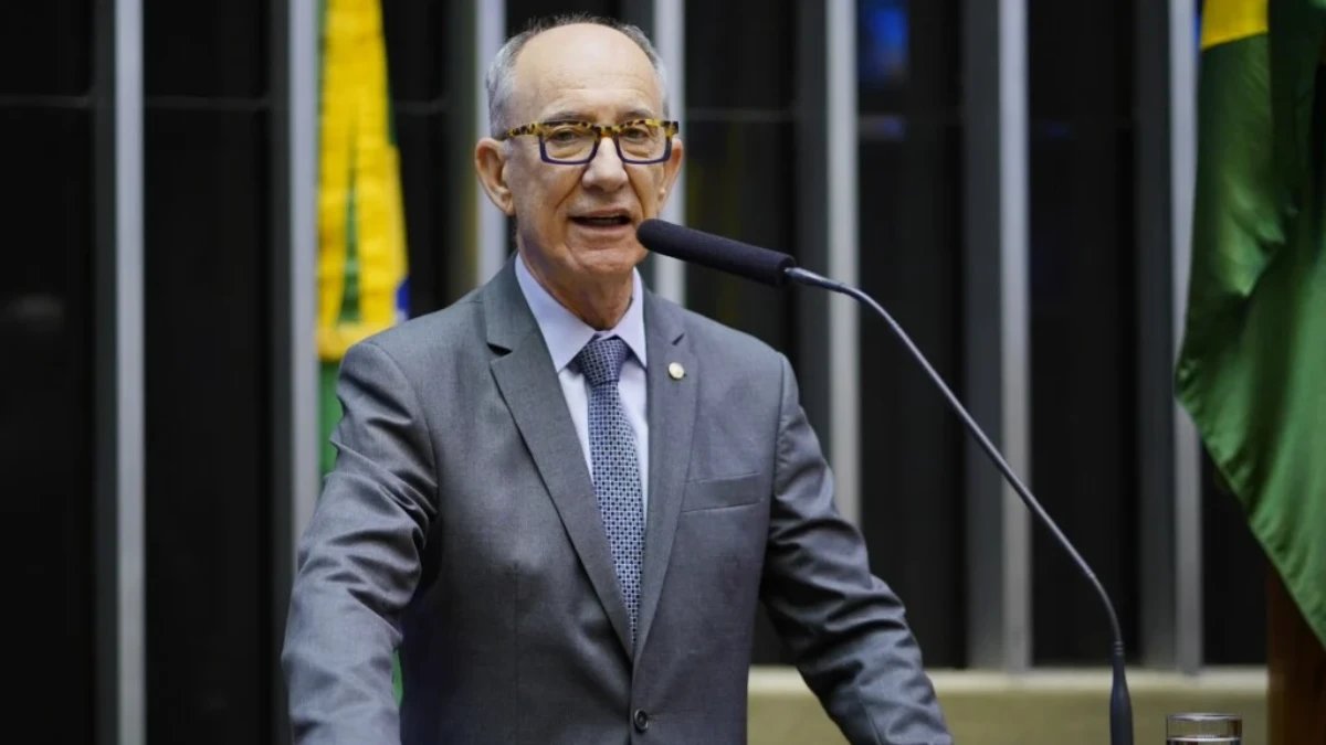 Deputado Rui Falcão pede ao STF afastamento de Nunes Marques do TSE