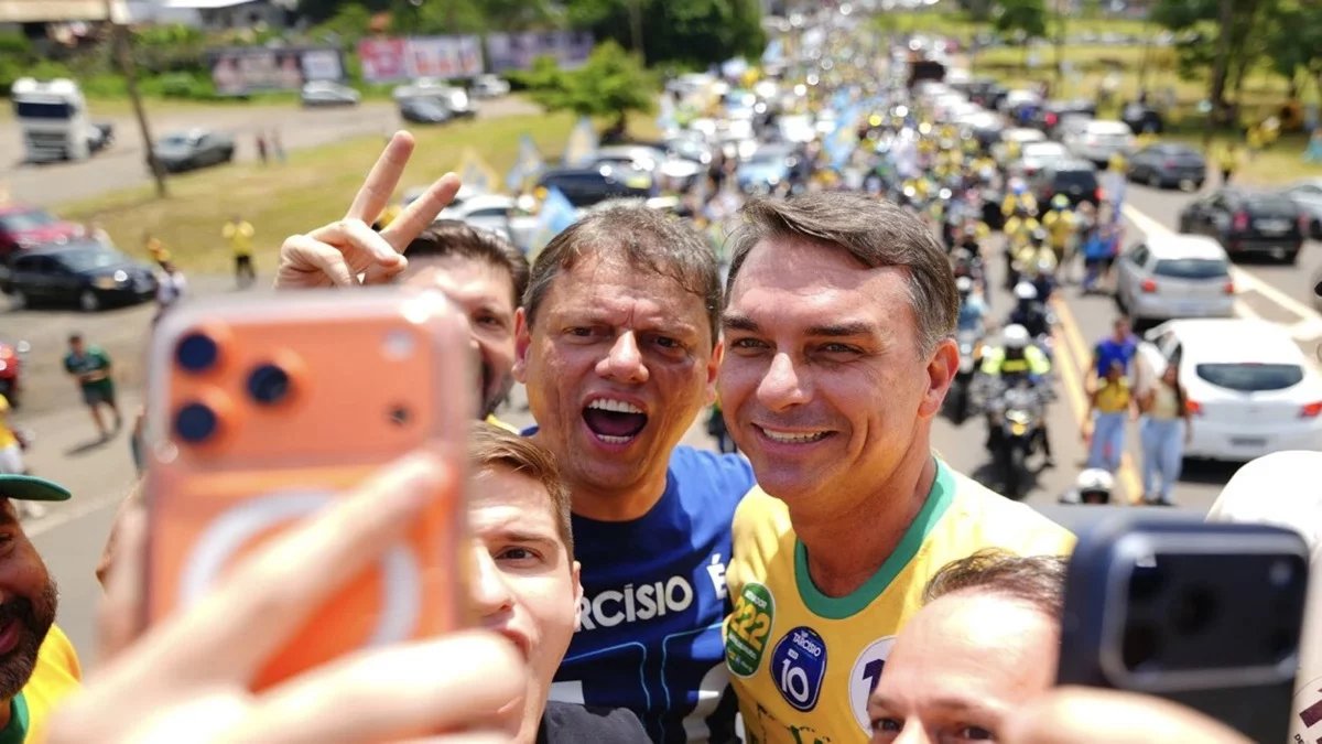 TSE aponta ao menos 336 mil votos nulos por números 10 e 22 nas eleições de 2026