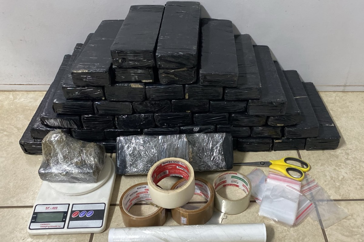 Casal é preso em Presidente Prudente com 31 kg de maconha guardados em casa