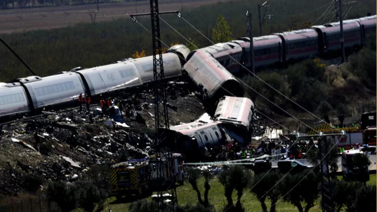 Brasileira fica ferida em colisão de trens na Espanha que deixou ao menos 69 mortos