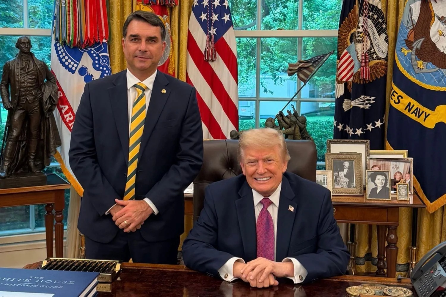 Governo Trump não pretende apoiar Flávio Bolsonaro como líder do Brasil, diz Reuters