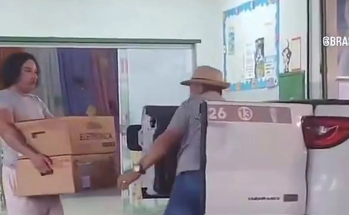 TSE confirma urnas levadas em caminhonete com adesivo partidário no DF e diz que votos não foram afetados