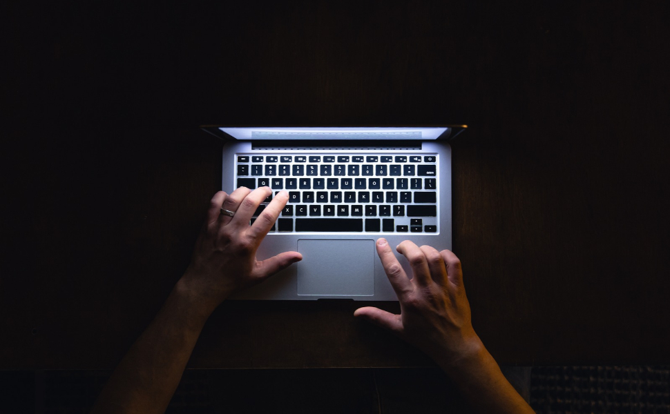 Pesquisa aponta que 98,7% das 500 maiores empresas dos EUA já sofreram crimes eletrônicos