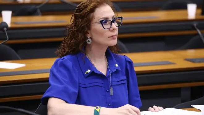 Justiça da Itália adia para 24 de novembro decisão sobre extradição de Carla Zambelli
